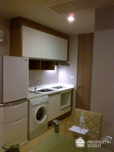 1-BR Condo at Noble Refine Prompong near BTS Phrom Phong (ID 515428)