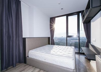 Two bedrooms with amazing park view on 29th floor ,near BTS Mochit