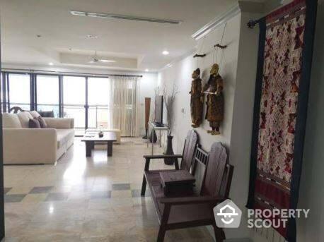 1-BR Condo near MRT Phetchaburi (ID 513446)