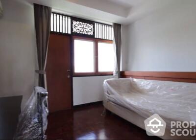 4-BR Condo near MRT Lumphini (ID 513387)