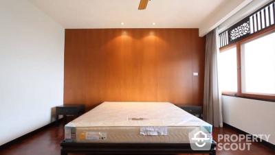 3-BR Condo near MRT Lumphini (ID 513386)