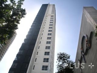 HQ Thonglor. Centrally located in Thonglor area and convenient transportation to BTS Thonglor