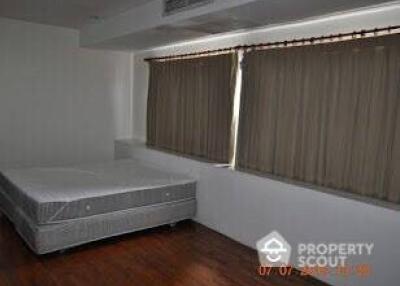 3-BR Apt. near BTS Phrom Phong (ID 511864)