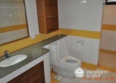 3-BR Apt. near BTS Phrom Phong (ID 511864)