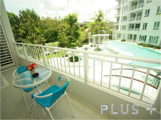 Blue Unit Condo Great Furniture and Pool View