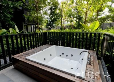 Garden view unit with private Jacuzzi