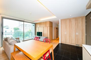Enviably located in the superb location of Japanese Community Area.