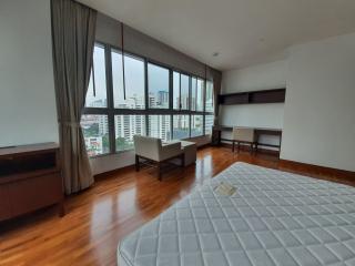 High Rise 3 Bedrooms Apartment for rent at Sukhumvit 23