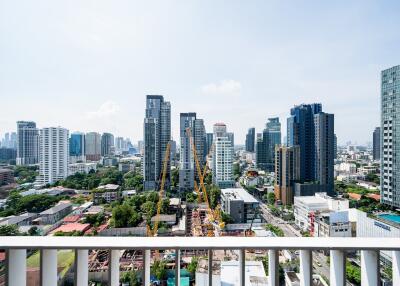 The unit on the 23rd floor taking metropolis view of Thonglor, Ready to move in