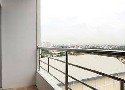 1-BR Condo near BTS Phra Khanong (ID 509948)