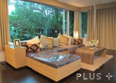 Luxurious 3 bedroom beachfront condominium in centre of Hua Hin