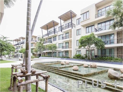 Condo with 230m pool easy access to city