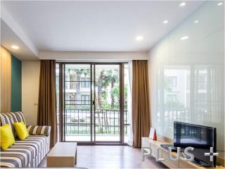 Condo with 230m pool easy access to city