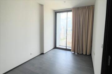 Easy access condo 5 minutes to BTS/MRT