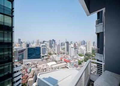 Condo 120 m to BTS Phromphong