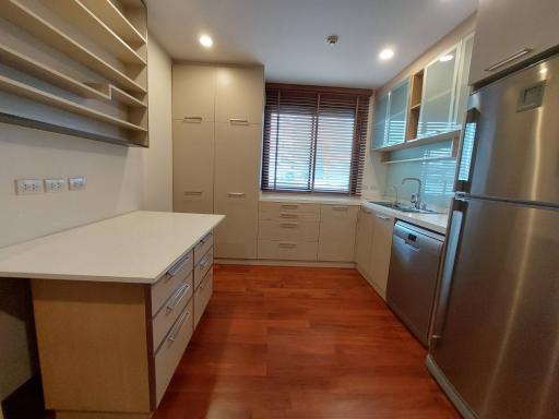 3 Bedrooms for rent , Near Phromphong BTS station