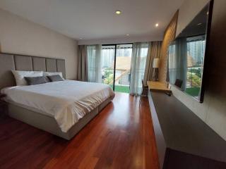 3 Bedrooms for rent , Near Phromphong BTS station