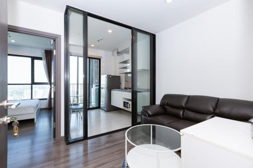 Condo for sale boasts quality fixtures and fittings in Onnut - Phrakhanong area.