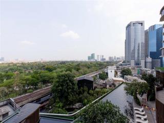 The line Jatujak Mochit corner unit park view with private vibes and green space