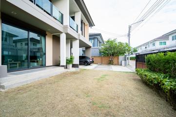 Single house with resort-style