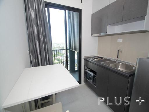 Condo near shops/fit all lifestyle