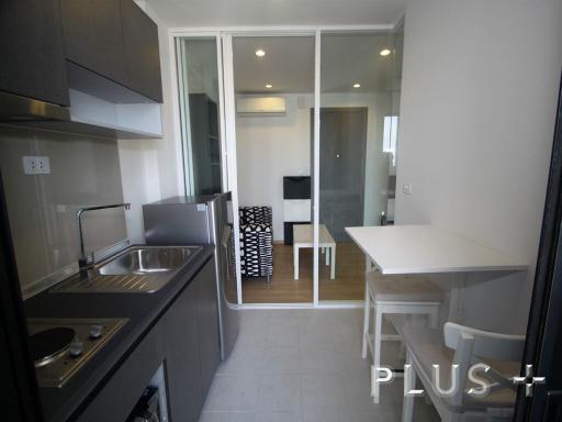 Condo near shops/fit all lifestyle
