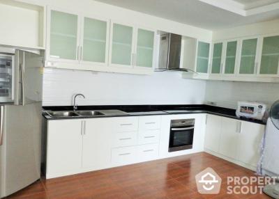 3-BR Condo at Baan Suanpetch Condominium near BTS Phrom Phong (ID 549474)