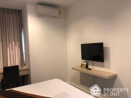 1-BR Condo at Nara 9 Sathorn-Narathiwas near BTS Chong Nonsi