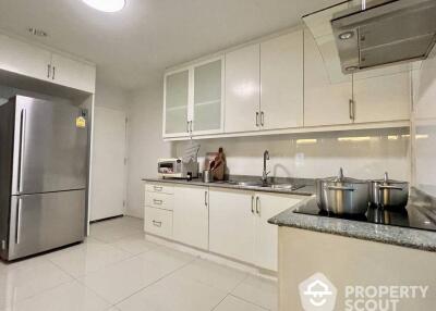 3-BR Condo at D.S. Tower 1 Sukhumvit 33 Condominium near BTS Phrom Phong