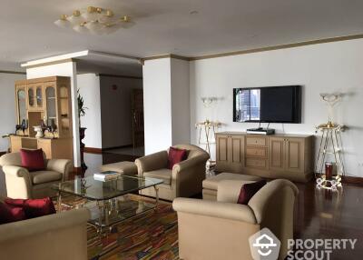 3-BR Condo at D.S. Tower 1 Sukhumvit 33 Condominium near BTS Phrom Phong