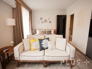 Mountain view unit with fully-furnished