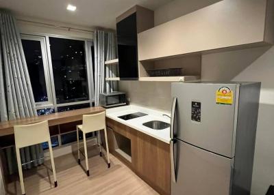 1-BR Condo at Rhythm Sathorn near BTS Saphan Taksin