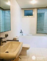 1-BR Condo at Manhattan Chidlom near BTS Chit Lom