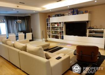 3-BR Condo at Sathorn Gardens near MRT Si Lom