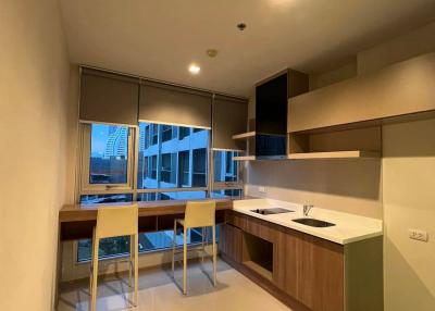 1-BR Condo at Rhythm Sathorn near BTS Saphan Taksin