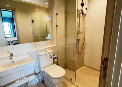 1-BR Condo at Life One Wireless near BTS Phloen Chit