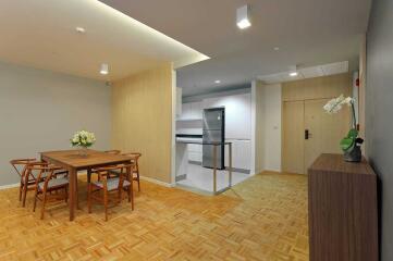 Large room 2 Bedroom , for rent ,enjoy an urban lifestyle in the middle of the city.