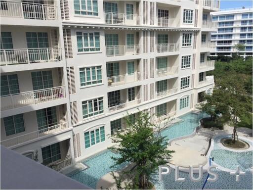 Pool View Condo Facing South with Great Wind