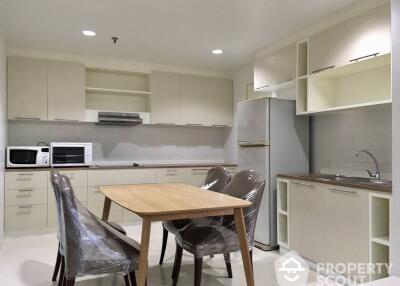 2-BR Condo at Baan Suanpetch Condominium near BTS Phrom Phong (ID 511167)