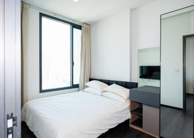 Easy access condo 5 minutes to BTS/MRT