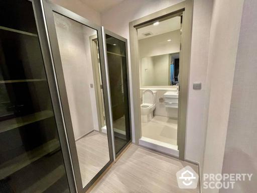 2-BR Condo at Life Asoke - Rama 9 near MRT Phra Ram 9