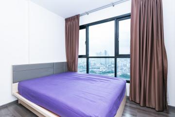 The fully furnished living area with 1 bedroom and 1 bathroom in The Base Park West Sukhumvit 77