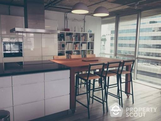 1-BR Condo at Asoke Place near MRT Sukhumvit