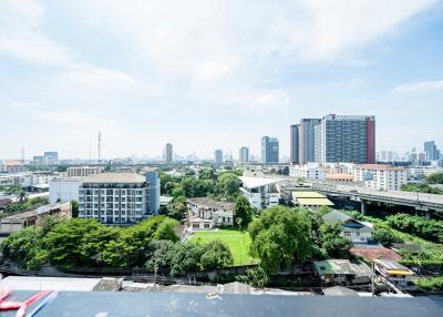 Open plan living and kitchen areas with 1 bedroom on the 9th floor