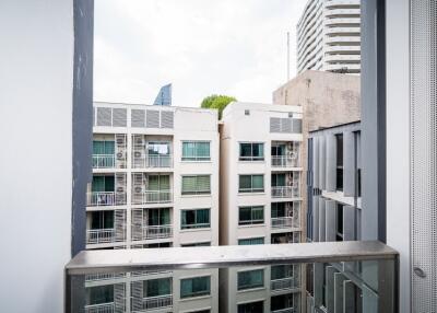 Via 49, low-rise condominium located in the leading metro area of Sukhumvit