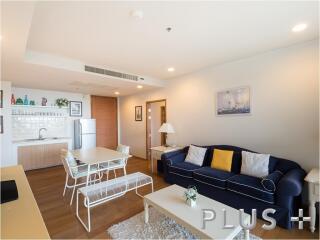 Condo with 230m pool easy access to city