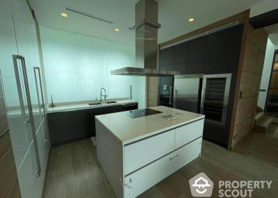 3-BR Condo at Millennium Residence @ Sukhumvit Condominium near BTS Phrom Phong (ID 513743)