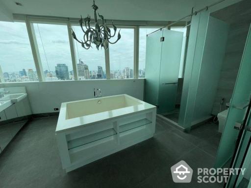 3-BR Condo at Millennium Residence @ Sukhumvit Condominium near BTS Phrom Phong (ID 513743)