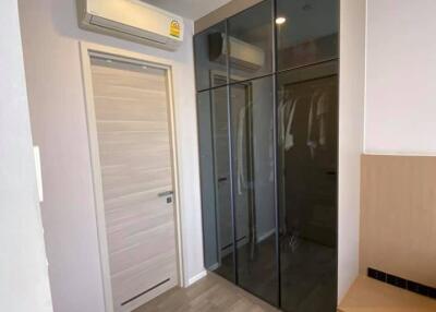 1-BR Condo at The Room Sathorn - St. Louis near BTS Surasak