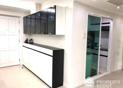 2-BR Condo at Fragrant 71 Condominium near BTS Phra Khanong